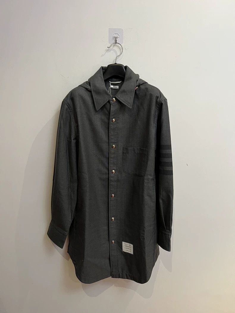 Thom Browne Thom Browne He wore a gray shirt Size US S / EU 44-46 / 1 - 6 Thumbnail
