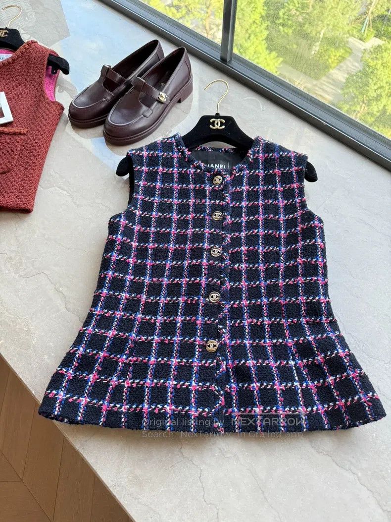 Chanel Chanel Plaid vest Size XXS / US 00 / IT 34 - 1 Thumbnail