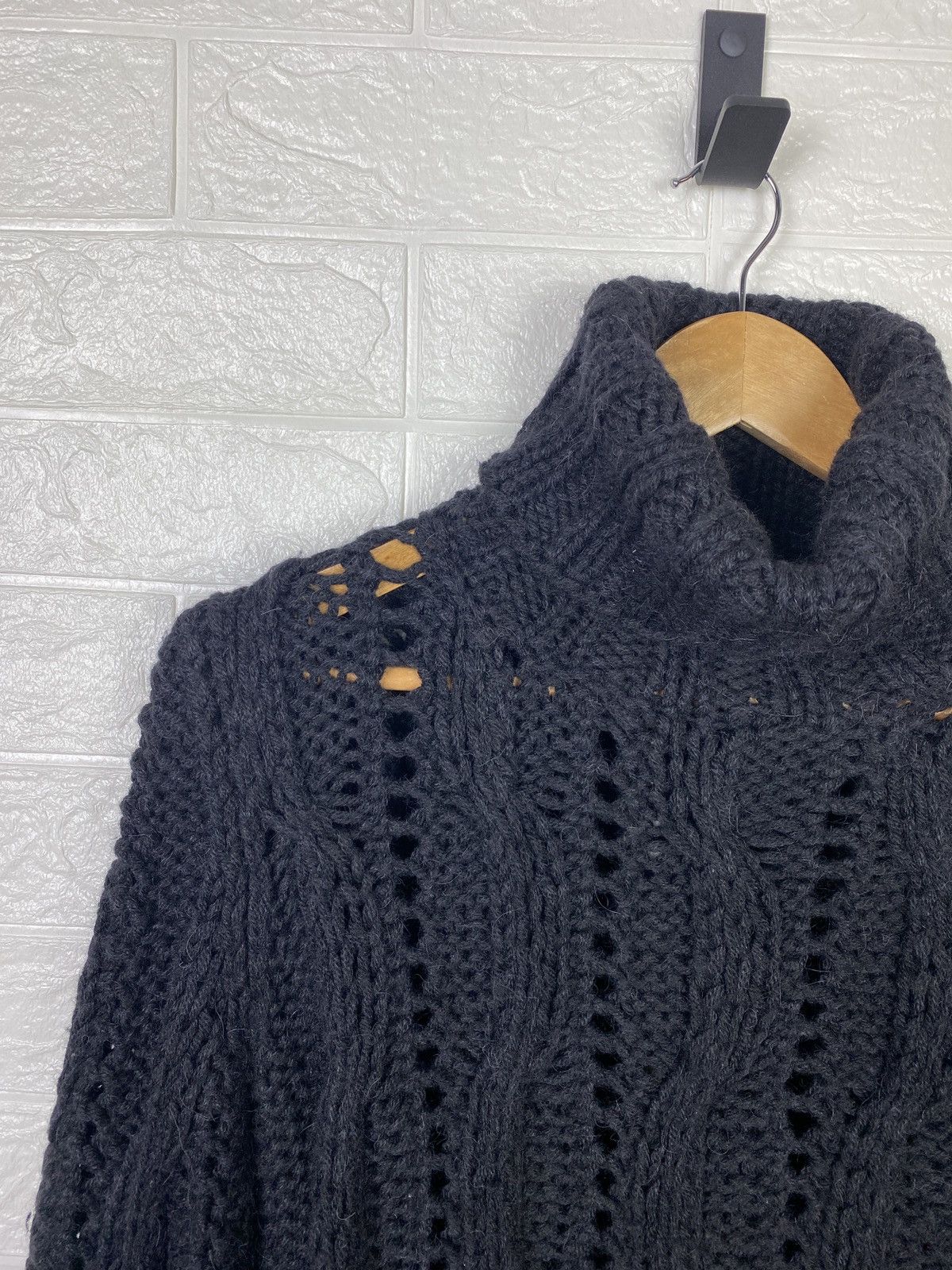 Dolce & Gabbana DOLCE & GABBANA WOOL CABLE KNIT TURTLE NECK SIZE L Size L / US 10 / IT 46 - 9 Thumbnail