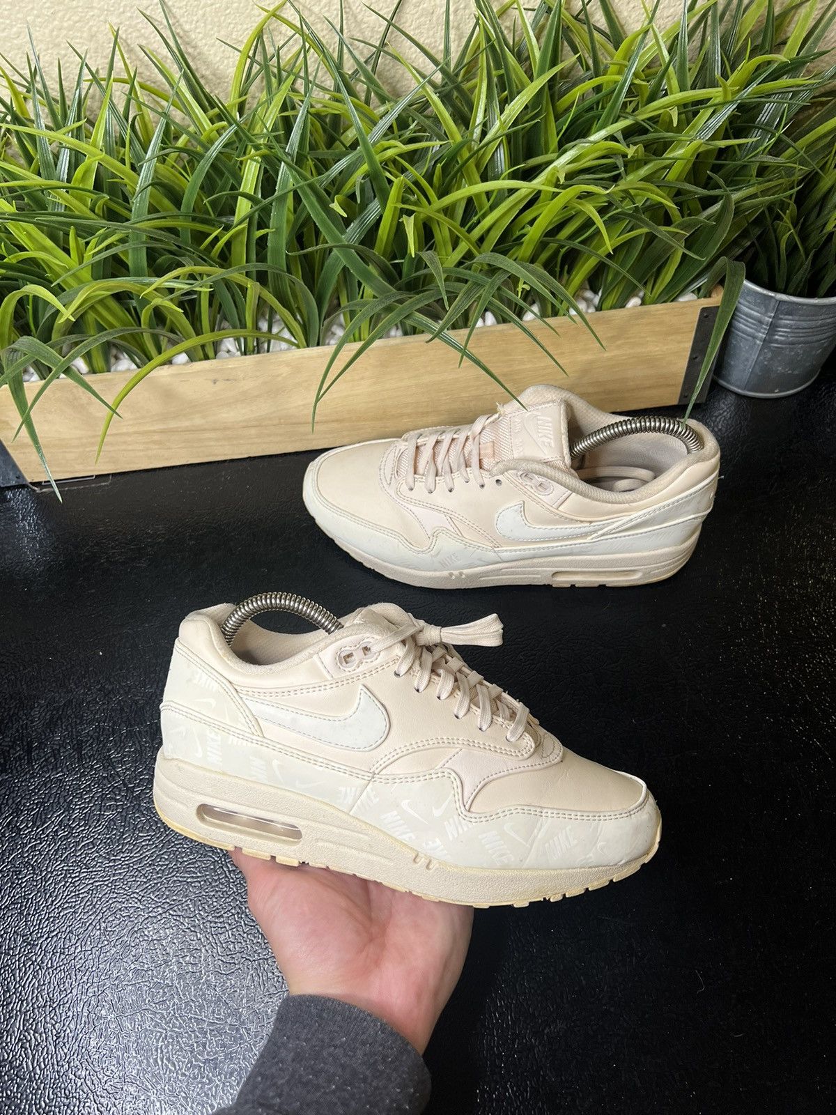 Nike Air Max LX Women's Size US Guava Ice Pink Shoes