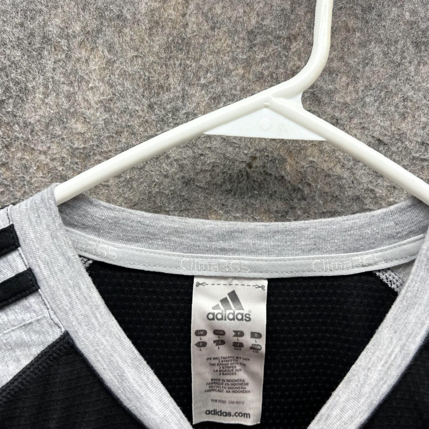Adidas VINTAGE Adidas Shirt Men Large Adult Black Athletic Crewneck Jersey Soccer Polyester Vtg Size US L / EU 52-54 / 3 - 5 Thumbnail