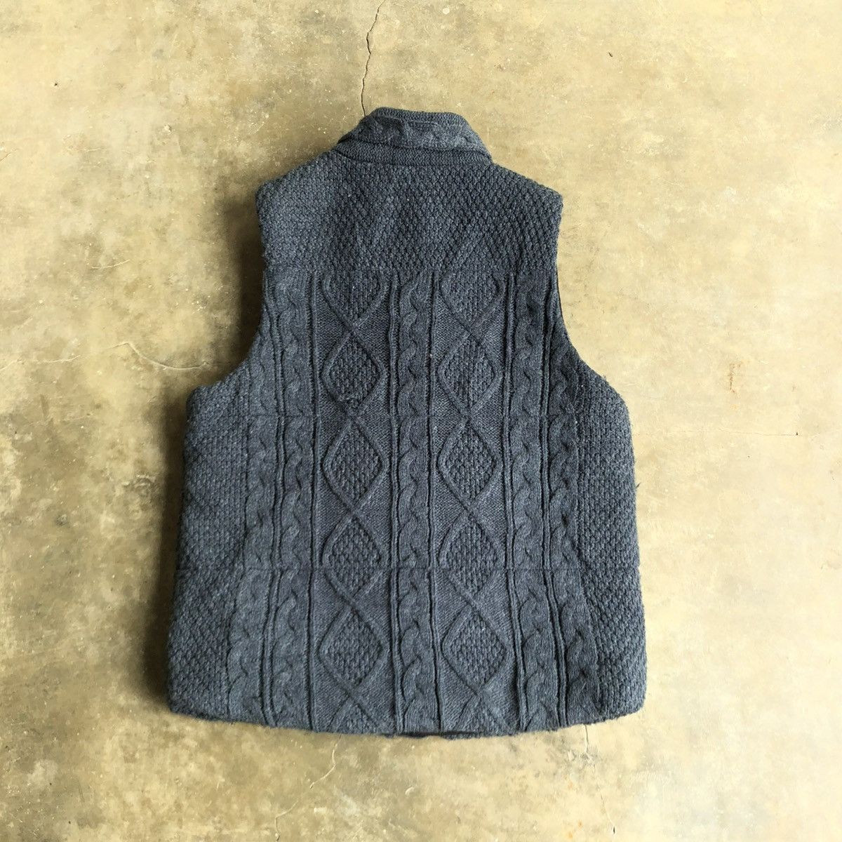 Japanese Brand 2000s Joey Factory Knitted Wool Cable Pattern Vest Luxury Size US M / EU 48-50 / 2 - 11 Thumbnail