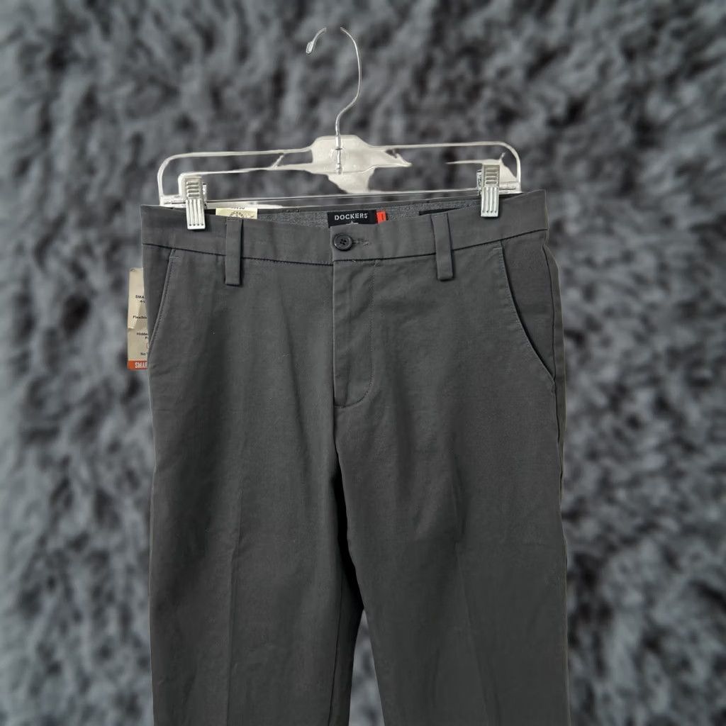 Dockers Dockers Pants Mens 30x30 Gray Straight Fit Chino Twill Belt Loops Zip Closure Pockets Button Accents Regular Inseam 30"} Size US 30 / EU 46 - 1 Thumbnail