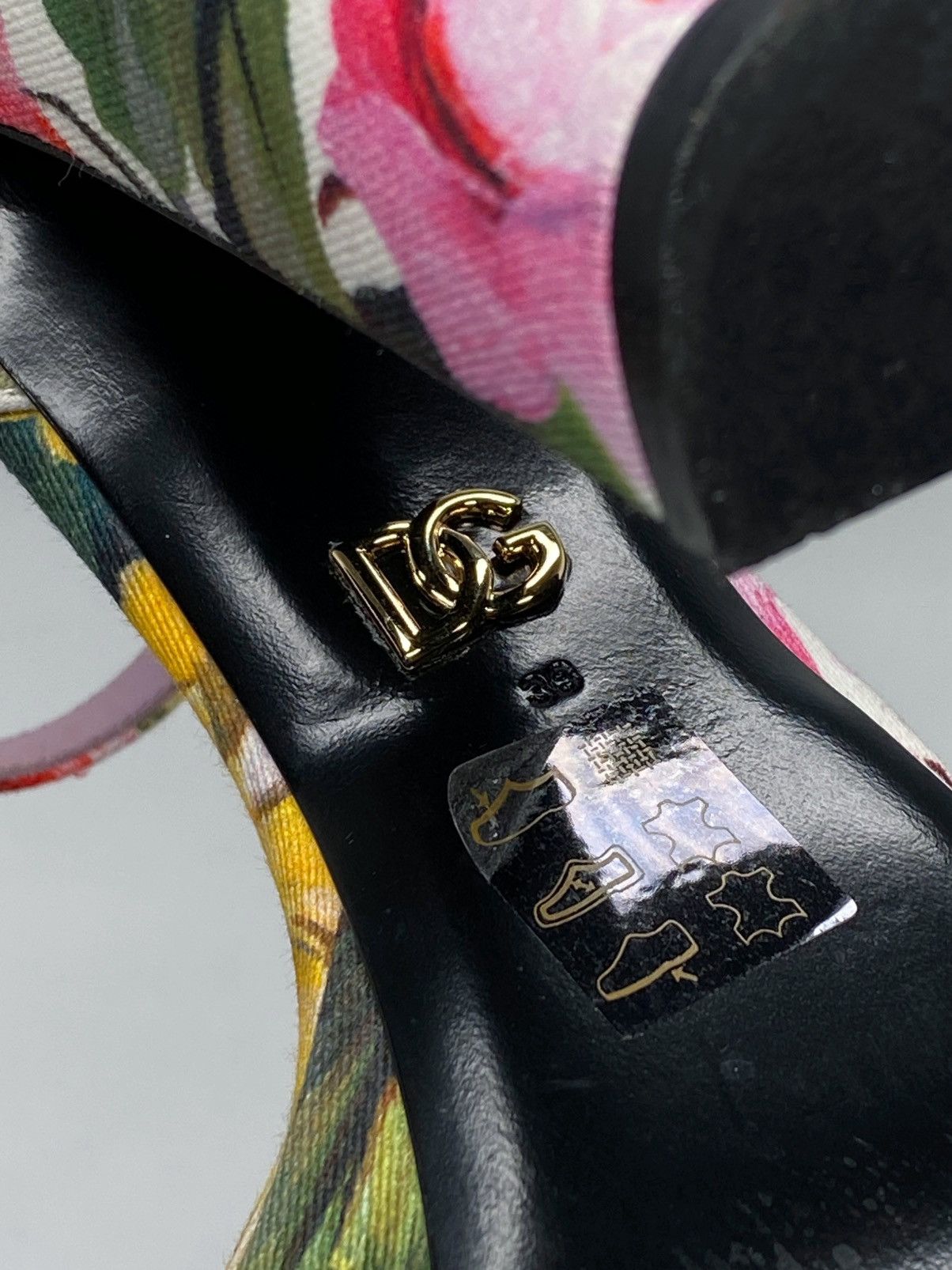 Dolce & Gabbana Dolce & Gabbana floral gabardine platform sandals size 38 Size US 8 / IT 38 - 13 Thumbnail