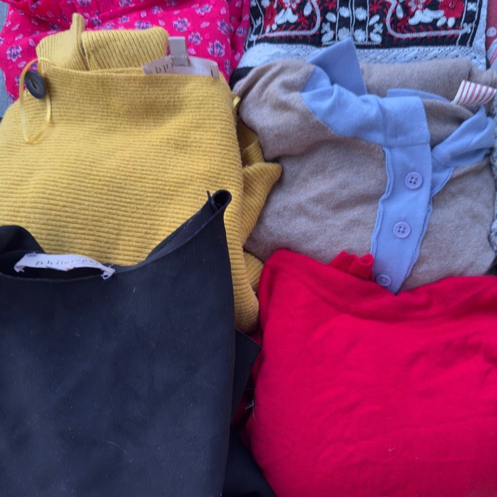 Free People FREE PEOPLE JOIE PHILOSOPHY RESELLER BOX 11 Piece Tops Sweater Non Mystery Box EUC Size ONE SIZE - 4 Thumbnail