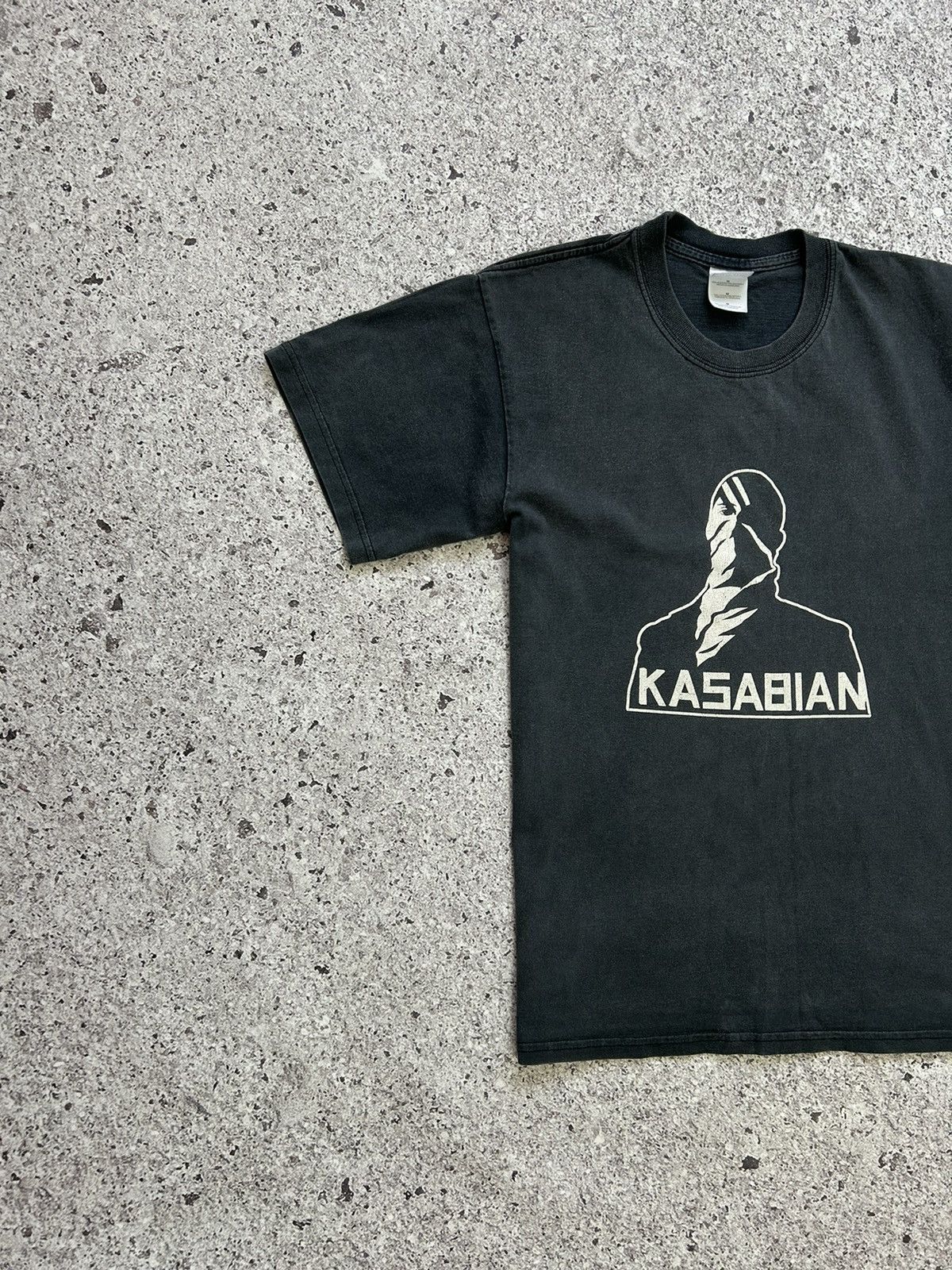Band Tees × Vintage Vintage 90’s Kasabian Rock Band Retro T-Shirt Y2K Hype Size US M / EU 48-50 / 2 - 3 Thumbnail