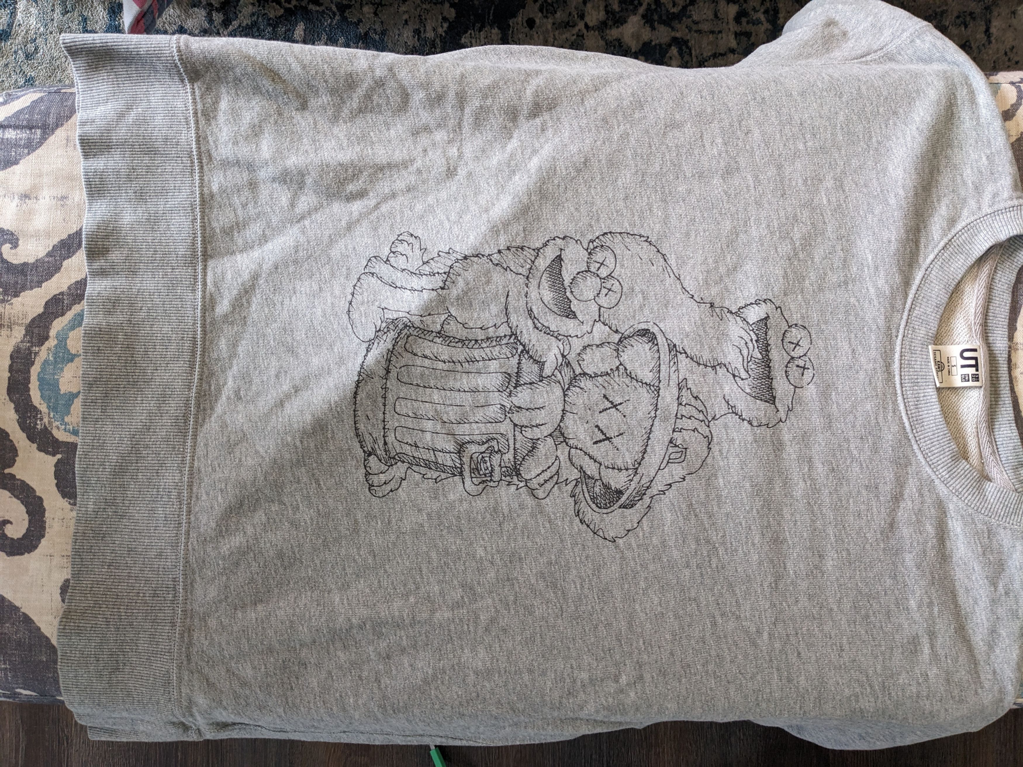 Kaws × Uniqlo Sesame Street Companion Trash Can Outline Sweatshirt Size US S / EU 44-46 / 1 - 2 Thumbnail