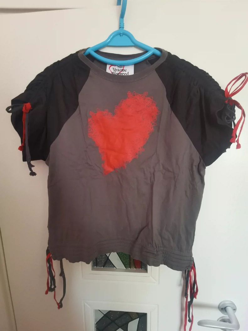 Vivienne Westwood Vivienne Westwood size00 Love short sleeves Size M / US 6-8 / IT 42-44 - 1 Thumbnail