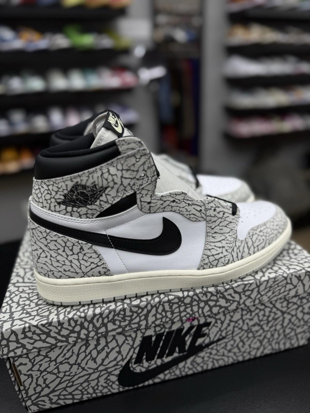 Jordan Brand Size 13 - Air Jordan 1 Retro OG High White Cement Black Size US 13 / EU 46 - 3 Thumbnail
