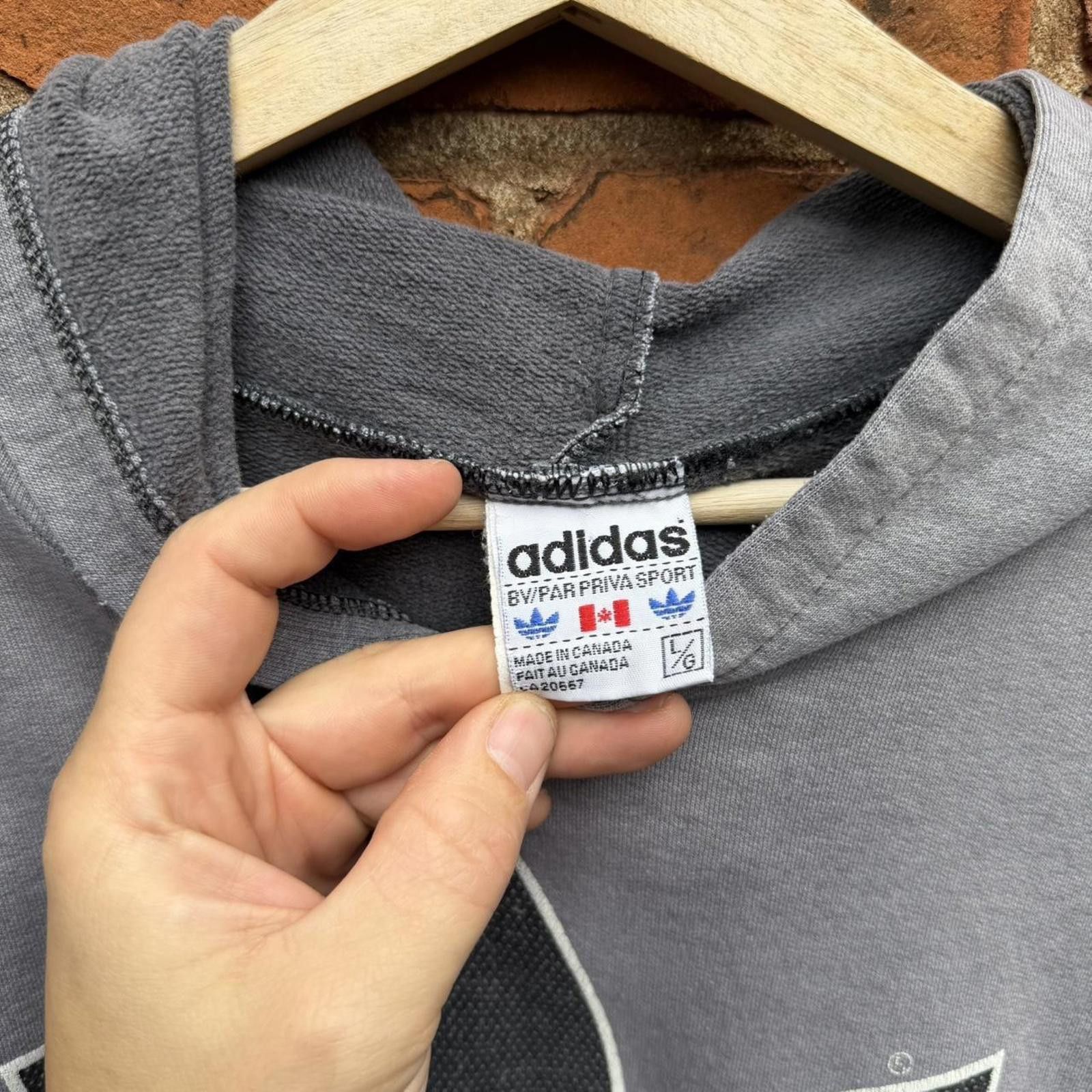 Adidas Vintage adidas striped sleeves hoodie par priva sport L Size US L / EU 52-54 / 3 - 8 Thumbnail