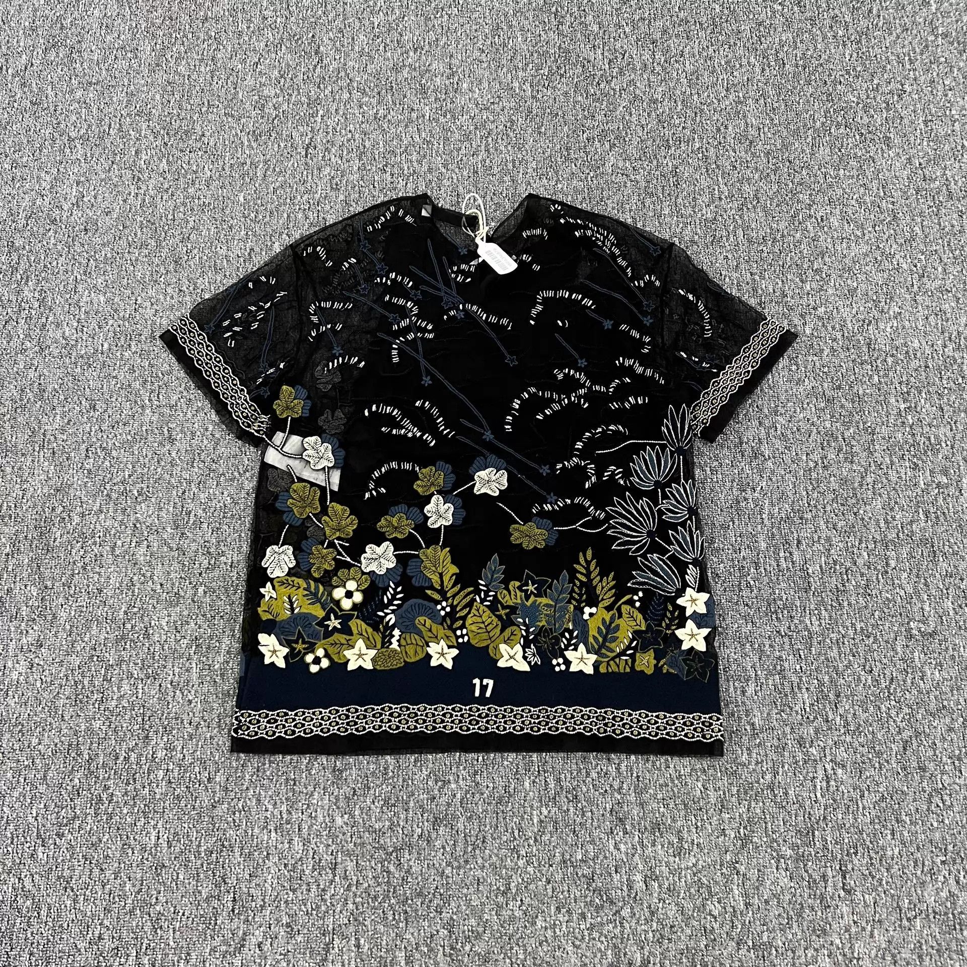 Dior Dior Beaded Embroidered Lace Tulle Lined Top 36 99New Size XS / US 0-2 / IT 36-38 - 2 Thumbnail