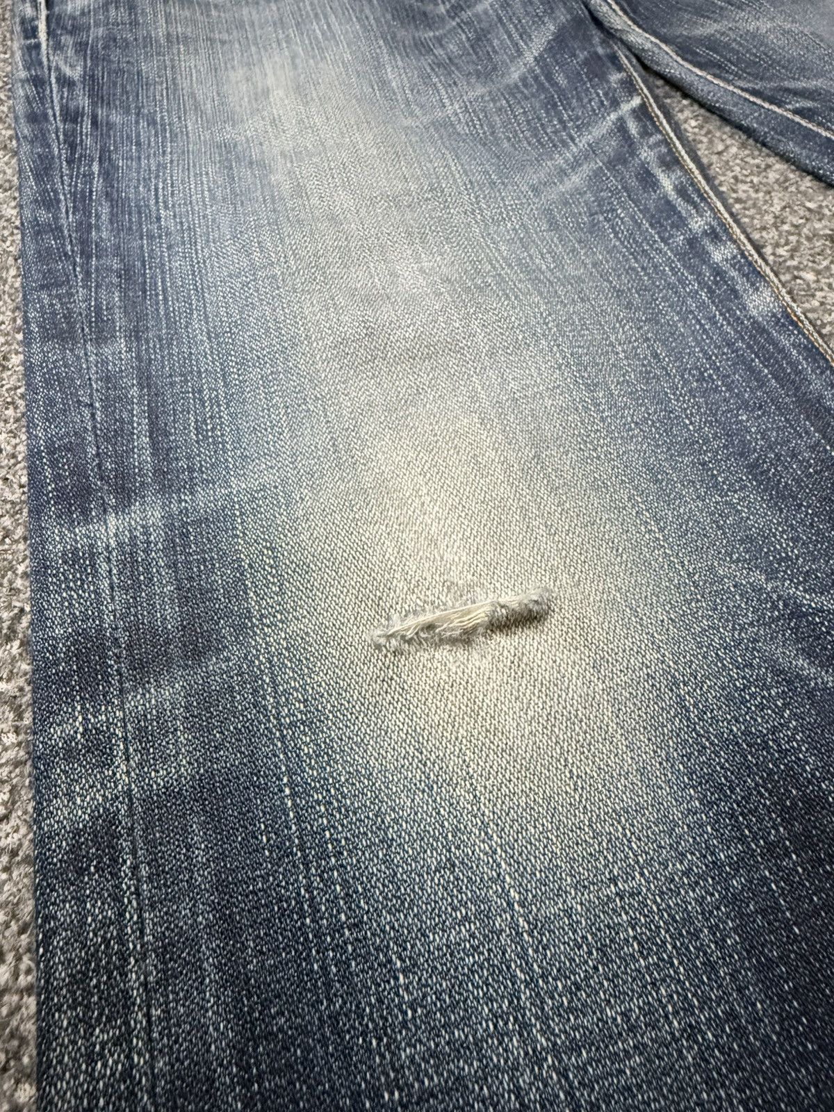 Engineered Garments × Levi's Vintage Levi’s 519 90s Distressed Heavy Fade Whisker Denim Size US 31 - 5 Thumbnail