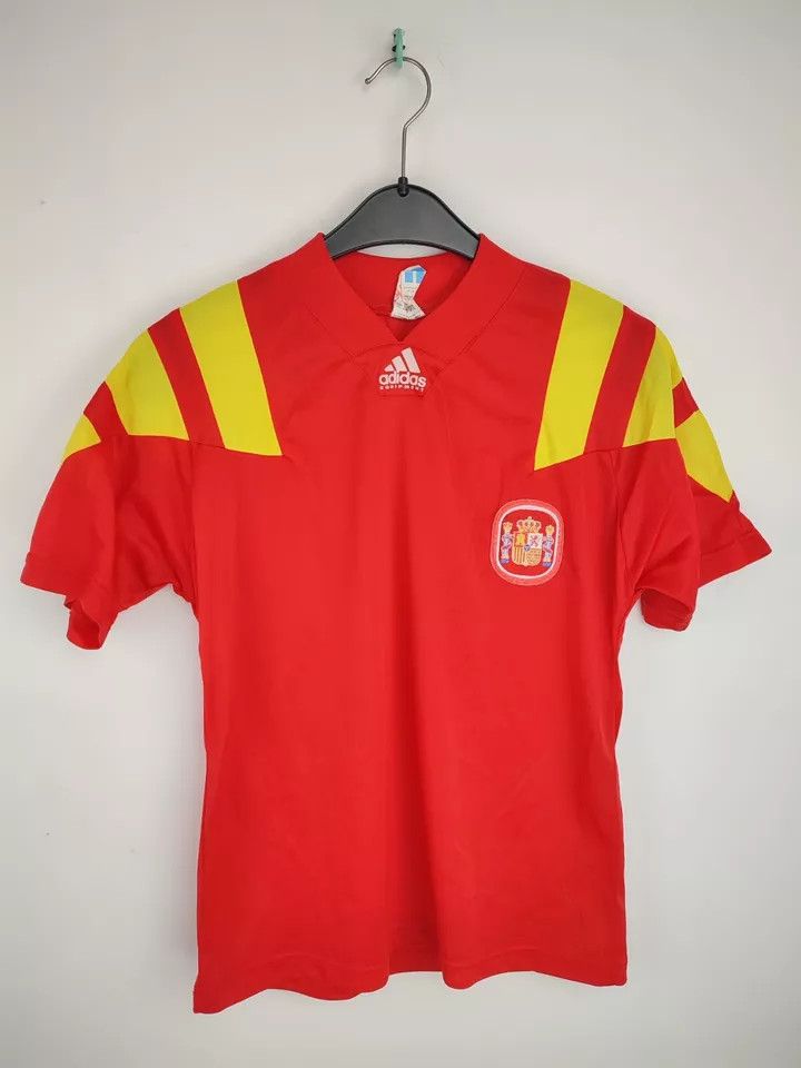 Adidas adidas vintage 1992-94 Spain Home FOOTBALL Kit SHIRT SOCCER Size US L / EU 52-54 / 3 - 9 Thumbnail