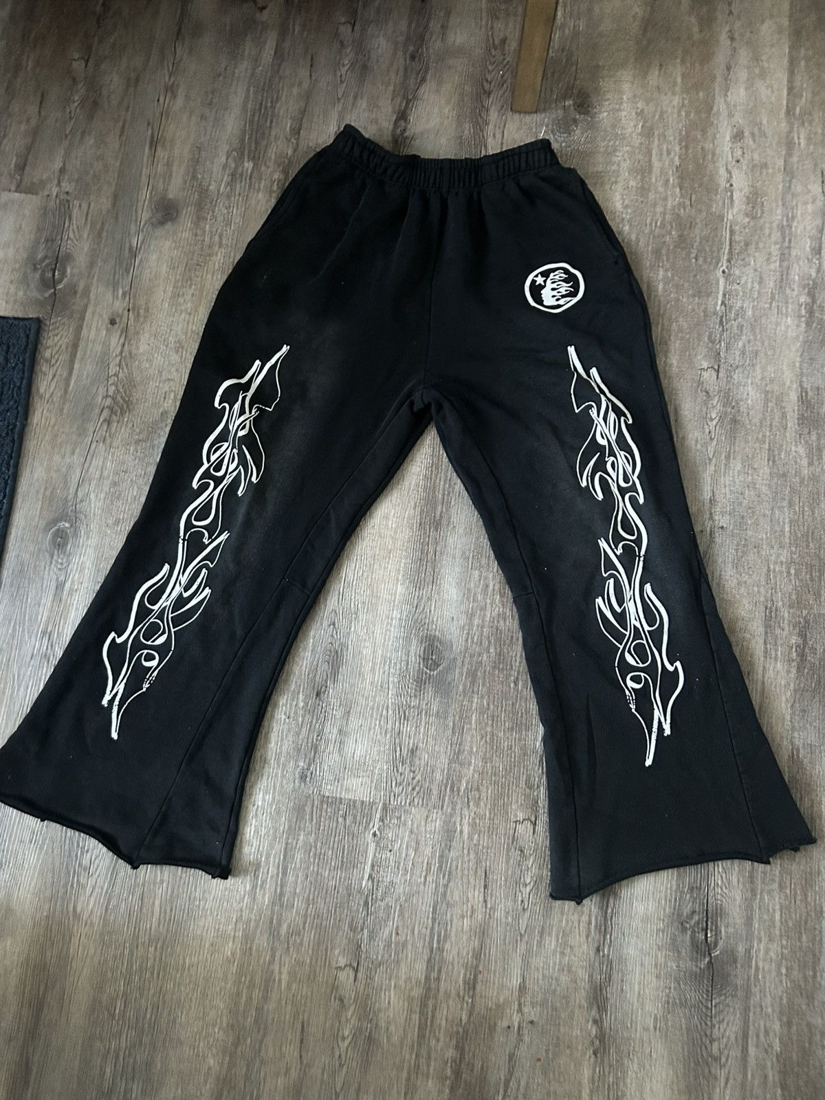 HELLSTAR Hellstar Racer flame sweatpants 2023 capsule 10 Size US 34 / EU 50 - 1 Thumbnail