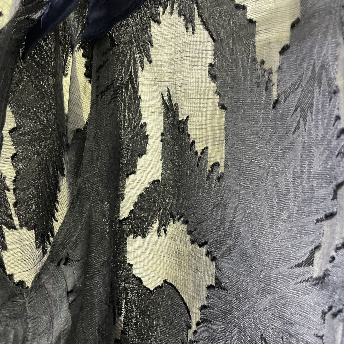 🫴🏻Nice Design Leave Fullprint Mesh Inspired Issey Miyake