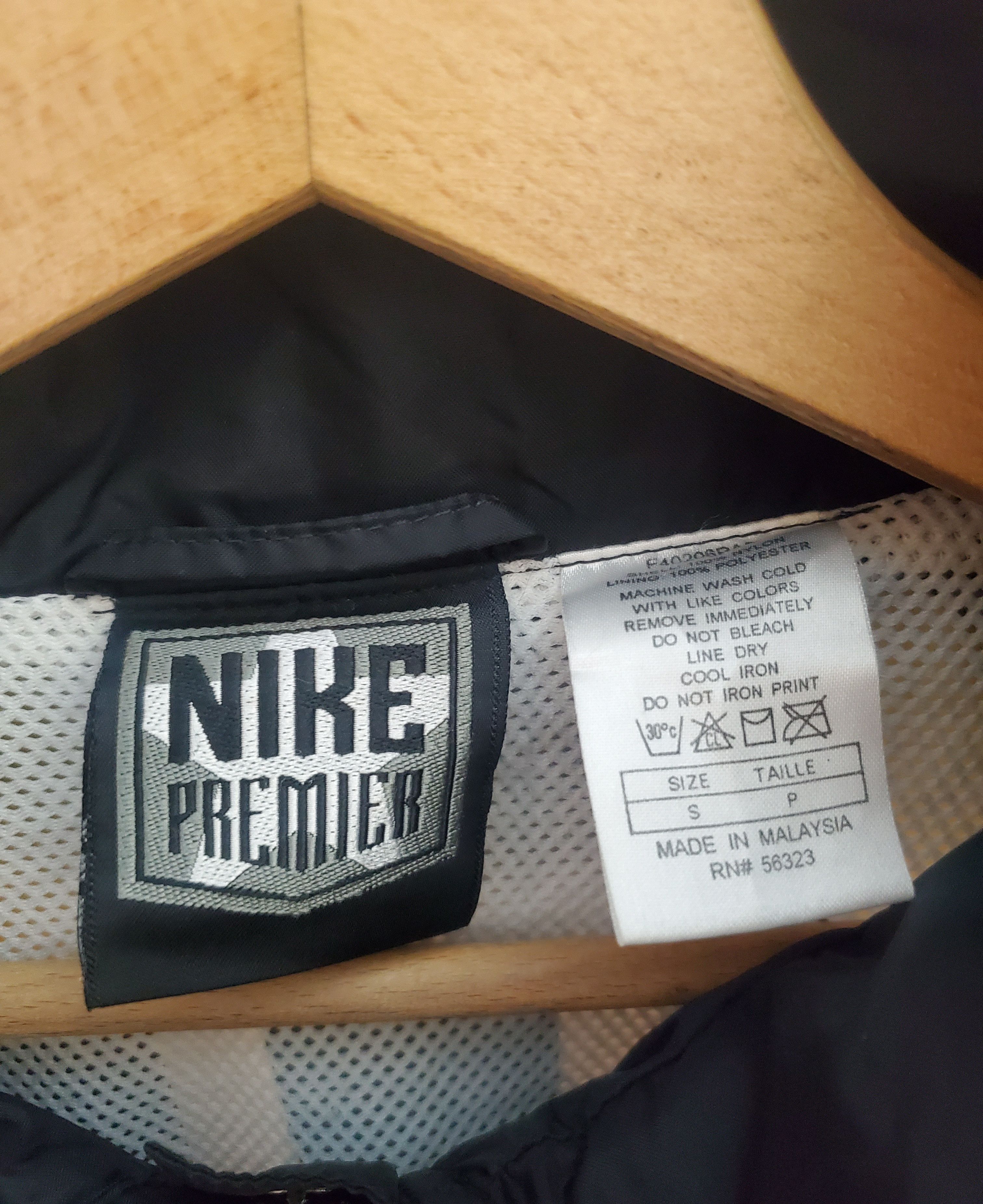 Nike × Vintage Borussia Dortmund Nike Premier Rain Football Jacket 1994/95S Size US S / EU 44-46 / 1 - 5 Thumbnail