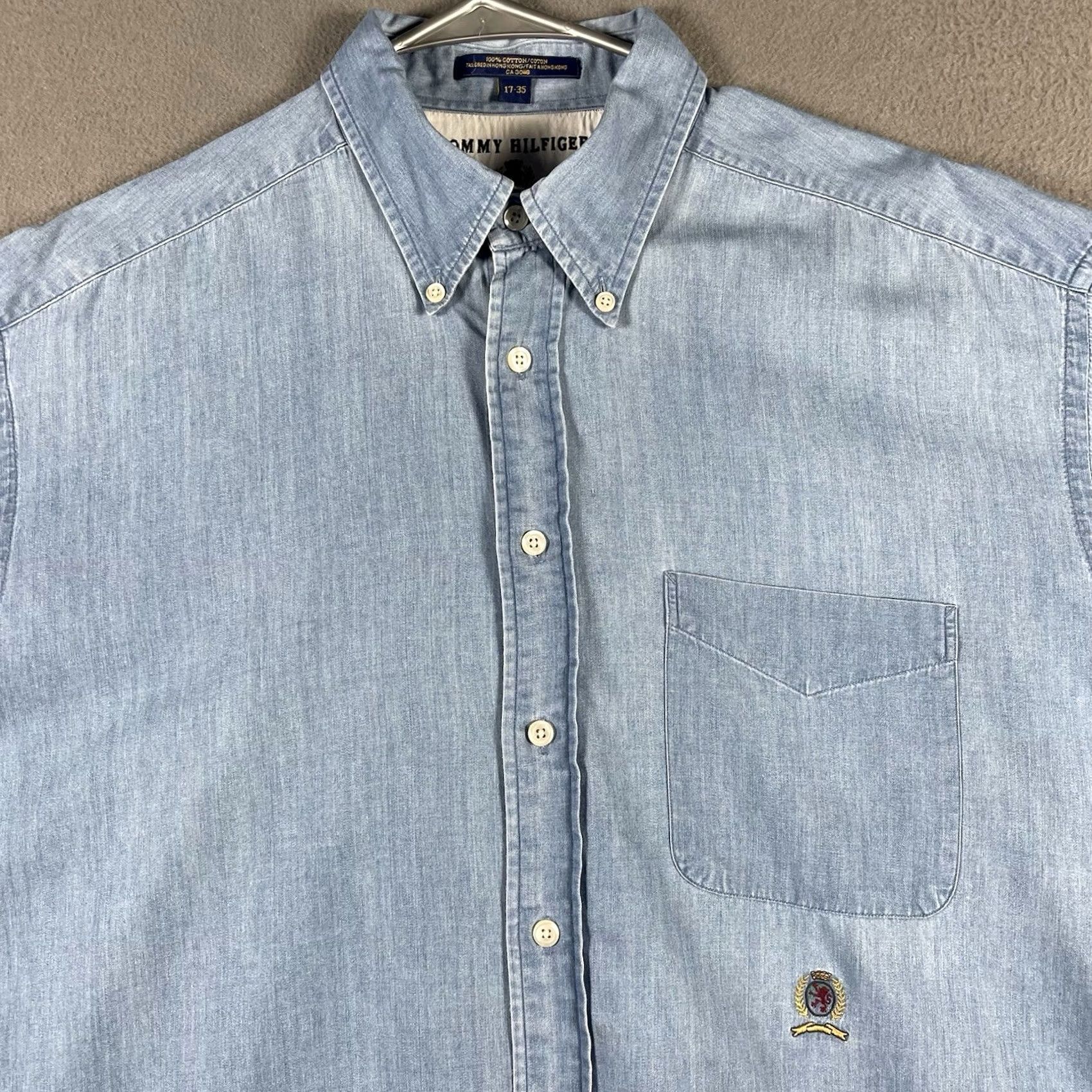 Tommy Hilfiger VINTAGE Tommy Hilfiger Shirt 17-35 Light Blue Long Sleeve Preppy Crest VTG Link Size US XL / EU 56 / 4 - 2 Thumbnail
