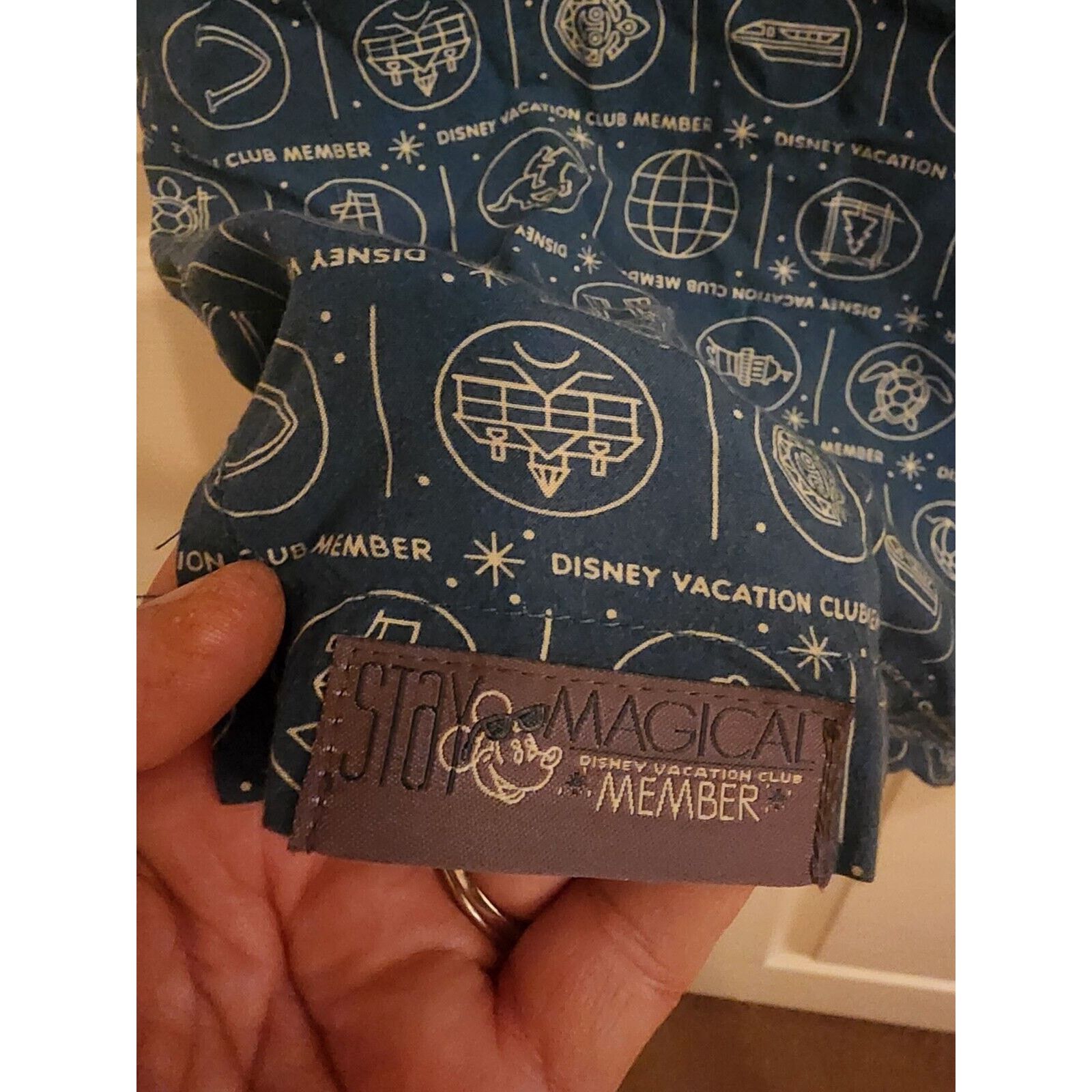 Disney Disney Vacation Club Member Resort Icons Print Men's Shirt Size US S / EU 44-46 / 1 - 8 Thumbnail