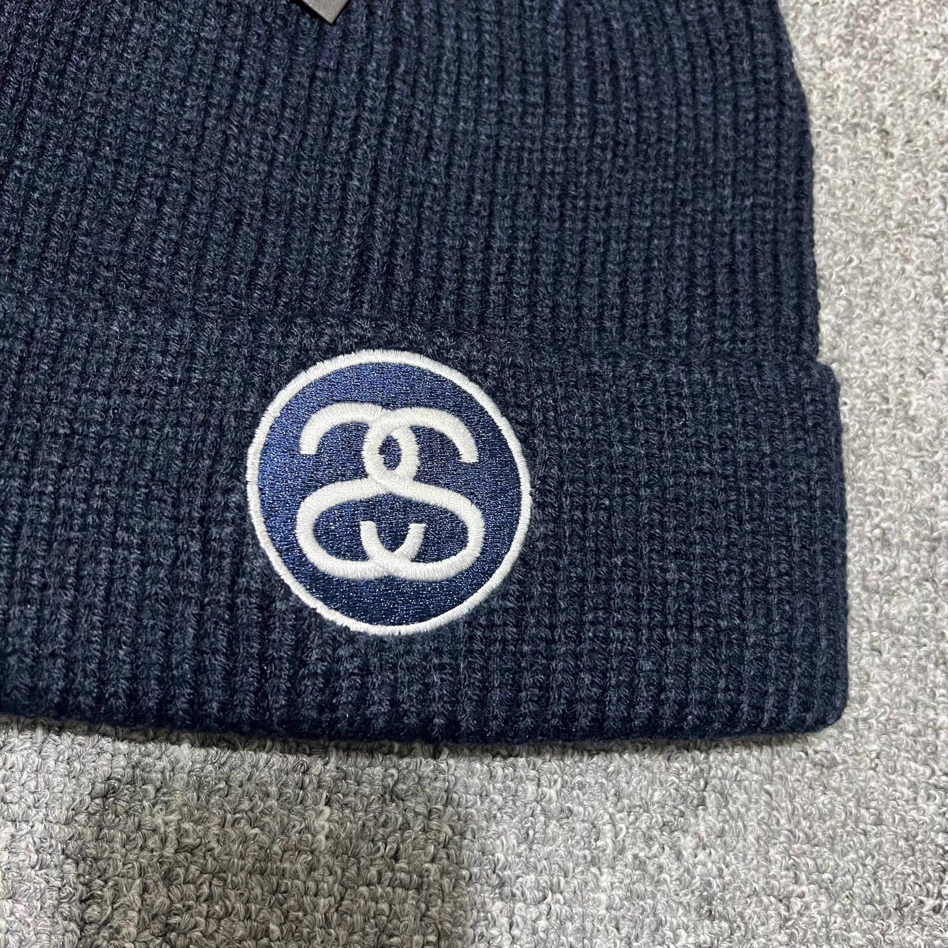 Stussy Stussy graphic Box Logo embroidered knit beanie Q7 Size ONE SIZE - 6 Thumbnail