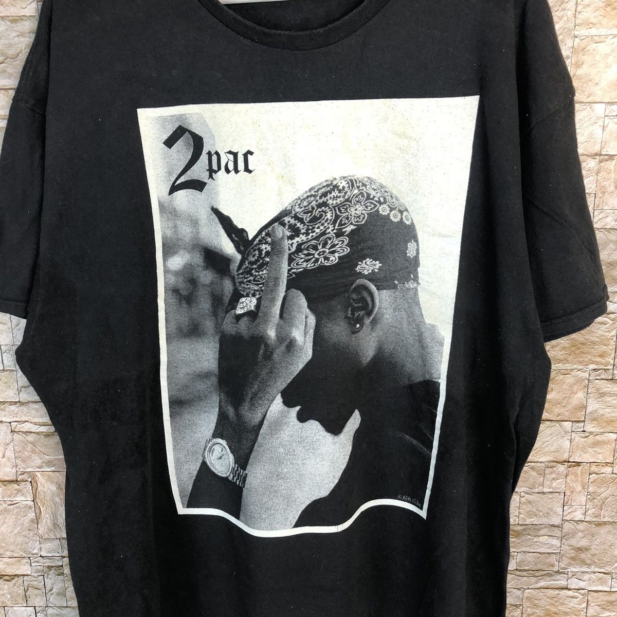 Band Tees 2 Pac Shakur American rapper legend Black T-Shirt #A283 Size US XL / EU 56 / 4 - 5 Thumbnail