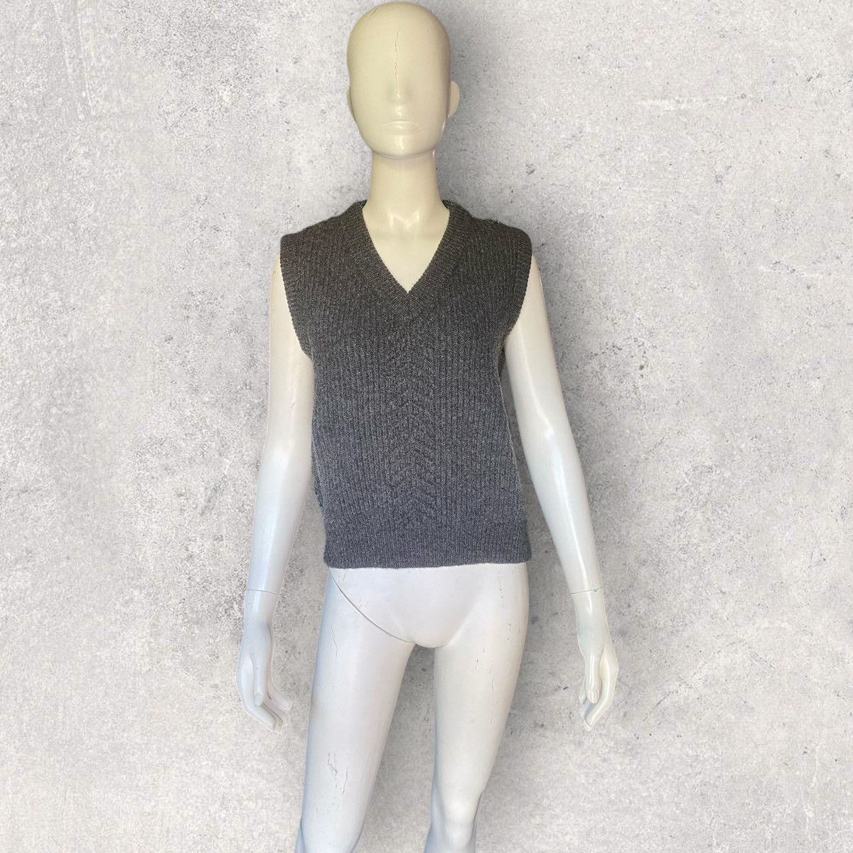 Maison Margiela Fall20 Contrast Fuzzy Sleeveless Sweater Size M / US 6-8 / IT 42-44 - 3 Thumbnail