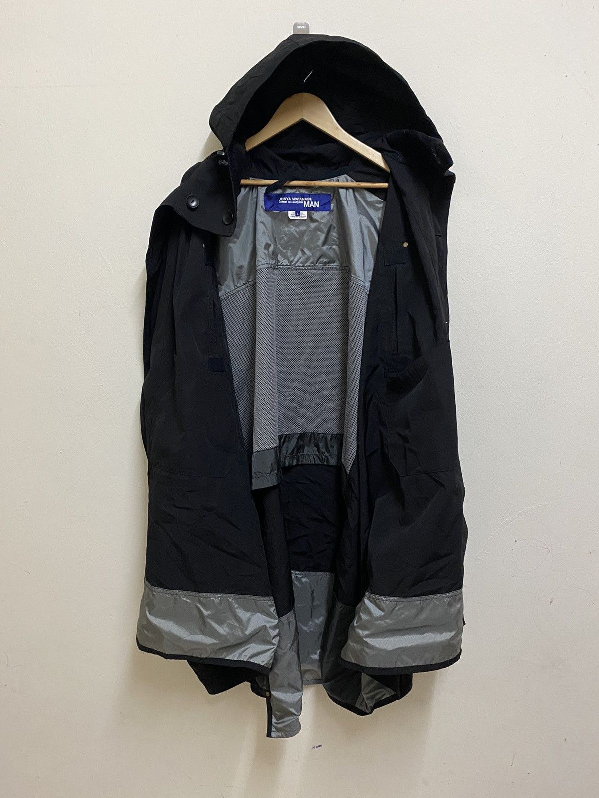 Comme des Garcons rare comme des garcons junya watanabe fw18 reflector poncho Size US L / EU 52-54 / 3 - 16 Thumbnail
