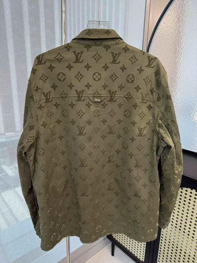 Louis Vuitton Louis Vuitton Army green flocked presbyopic logo jacket Size US XL / EU 56 / 4 - 2 Thumbnail