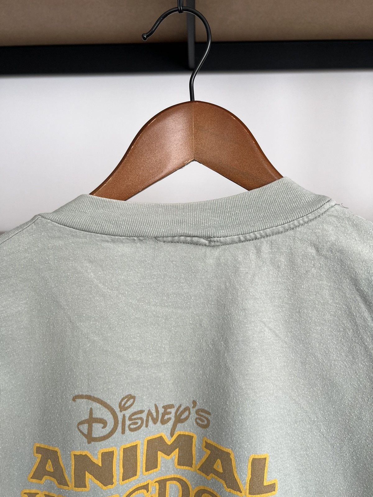 Disney Vintage 90s Disney Animal Kingdom T-shirt Size US L / EU 52-54 / 3 - 17 Thumbnail