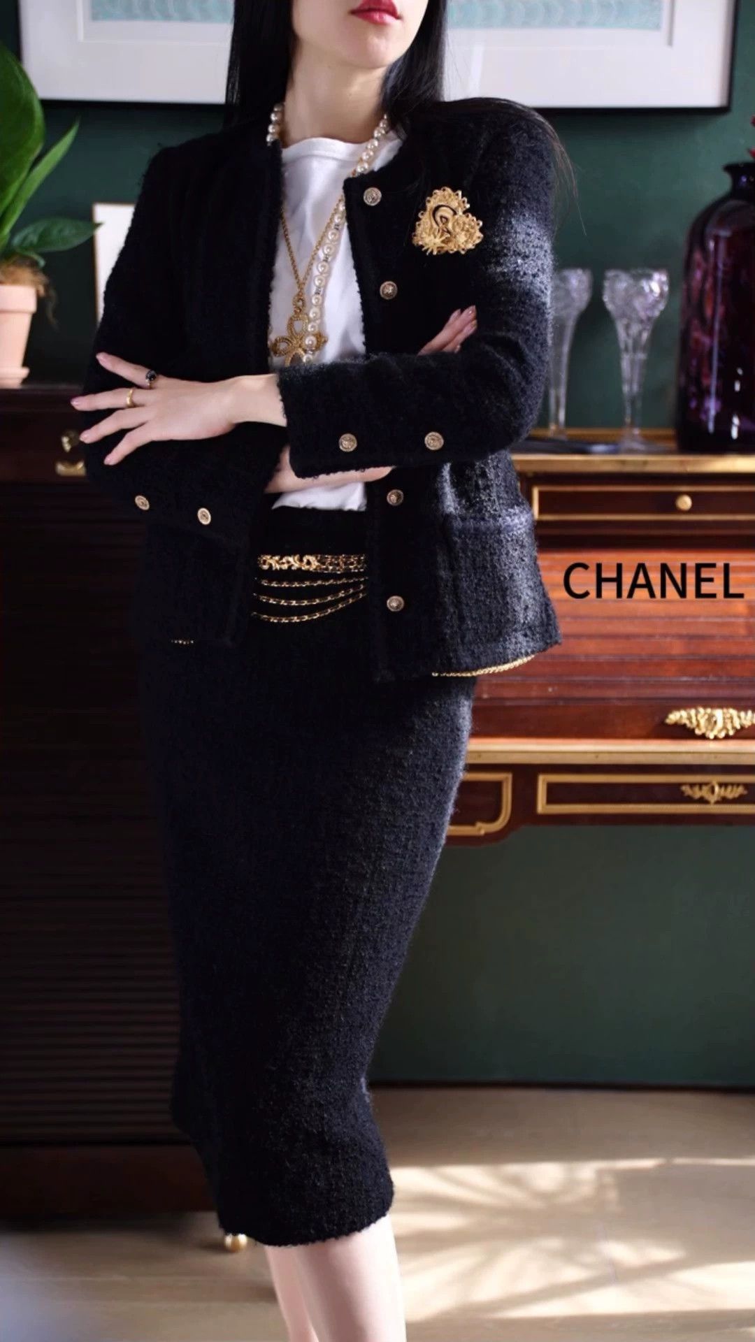 Chanel Chanel 1970s Black & Gold Lion Logo Wool Tweed Set Size M / US 6-8 / IT 42-44 - 1 Thumbnail