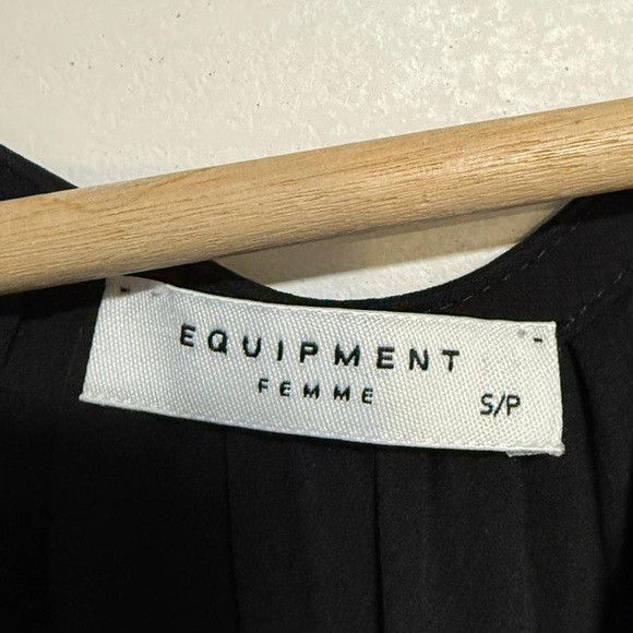 Equipment Equipment Femme Black Silk Long Sleeve Tassel Blouse Size S Size S / US 4 / IT 40 - 6 Thumbnail