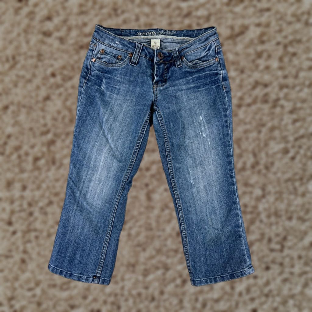 Vintage Refuge Denim Capri Jeans Womens 3 Blue Embroidered Distressed Cotton Blend 5-Pocket Design Low Rise Size 26" / US 2 / IT 38 - 1 Thumbnail