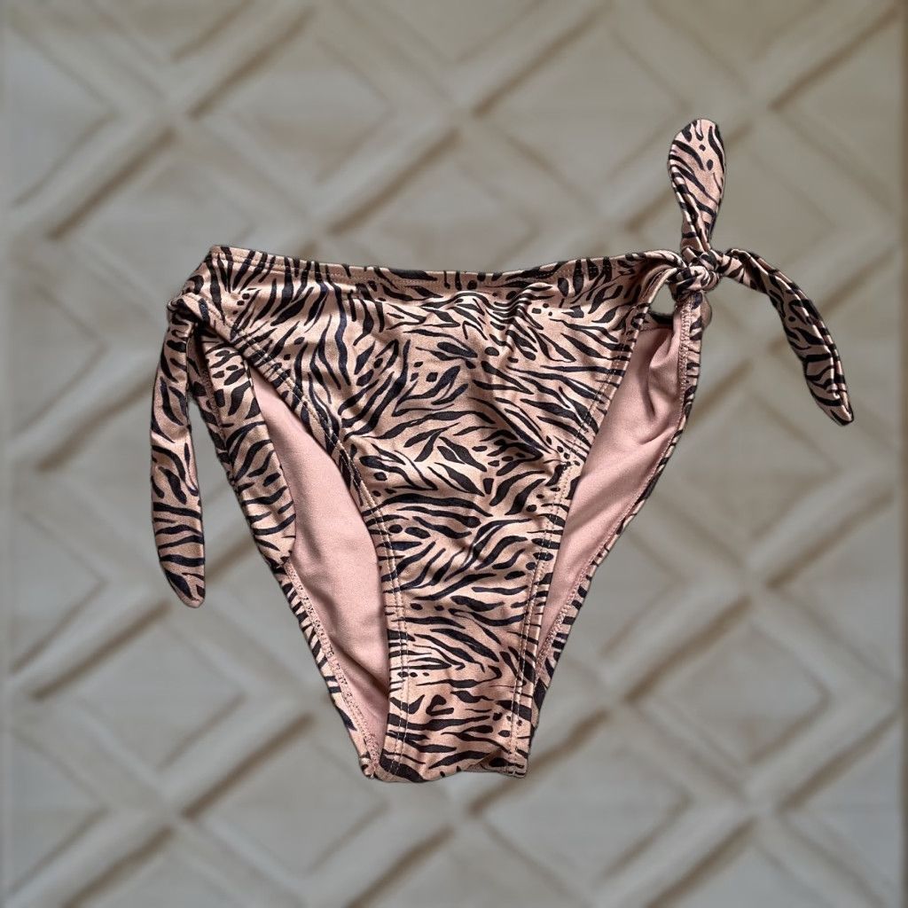 Vintage Xhilaration Bikini Bottom Women Small Brown Leopard Animal Print Lace Swimwear Beach Womens Size 28" / US 6 / IT 42 - 1 Thumbnail