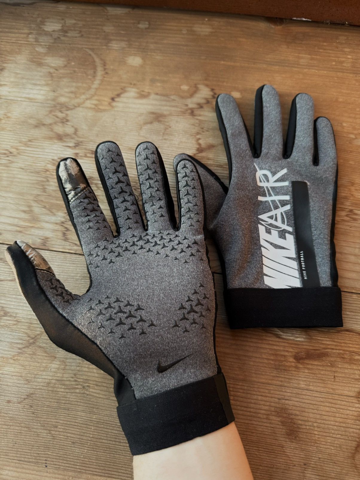 Nike Nike Air Sport Gloves Drill Y2K Style Hype Size ONE SIZE - 2 Thumbnail