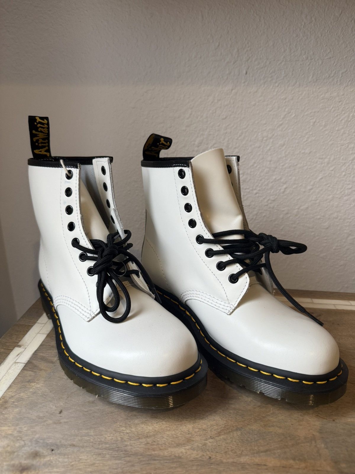 Dr. Martens Sz 8 US Mens Dr. Doc Martens 1460 White Smooth Leather Boots Size US 8 / EU 41 - 2 Thumbnail