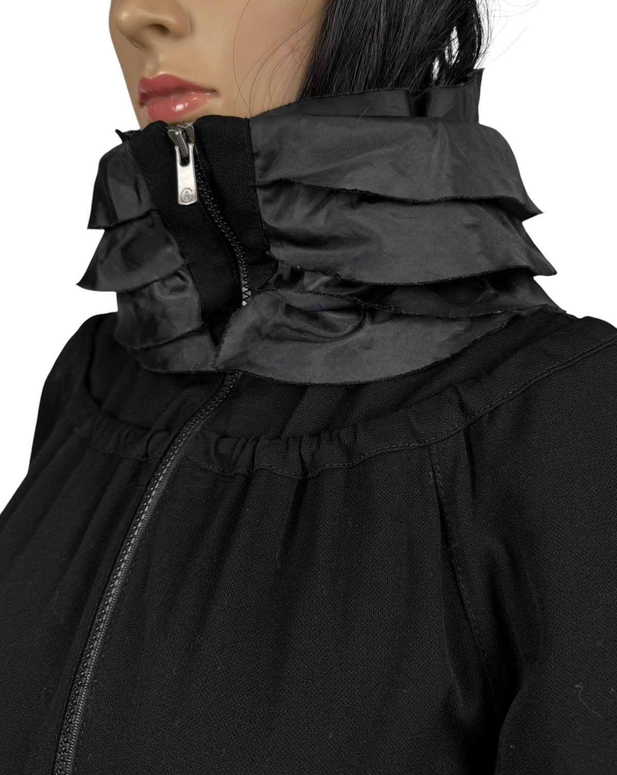 Armani Collezioni Armani Collezioni Wool Zip Jacket Ruffle Trim size IT42 Size M / US 6-8 / IT 42-44 - 8 Thumbnail