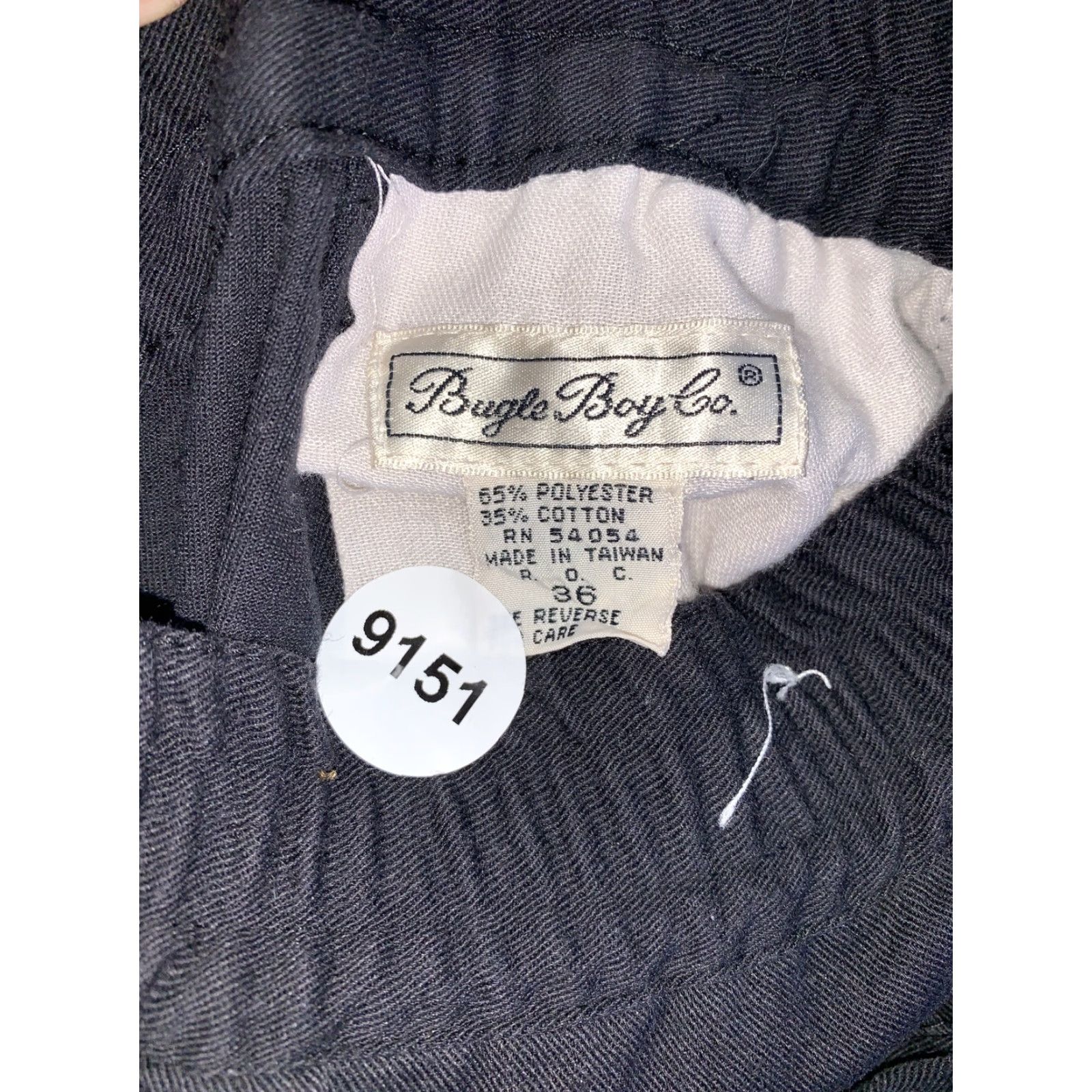 Bugle Boy VINTAGE Bugle Boy Mens Bermuda Shorts Black Pleated Front 36 Regular 9in Inseam 1980-90s 90s Logo Accents Size US 36 / EU 52 - 7 Thumbnail