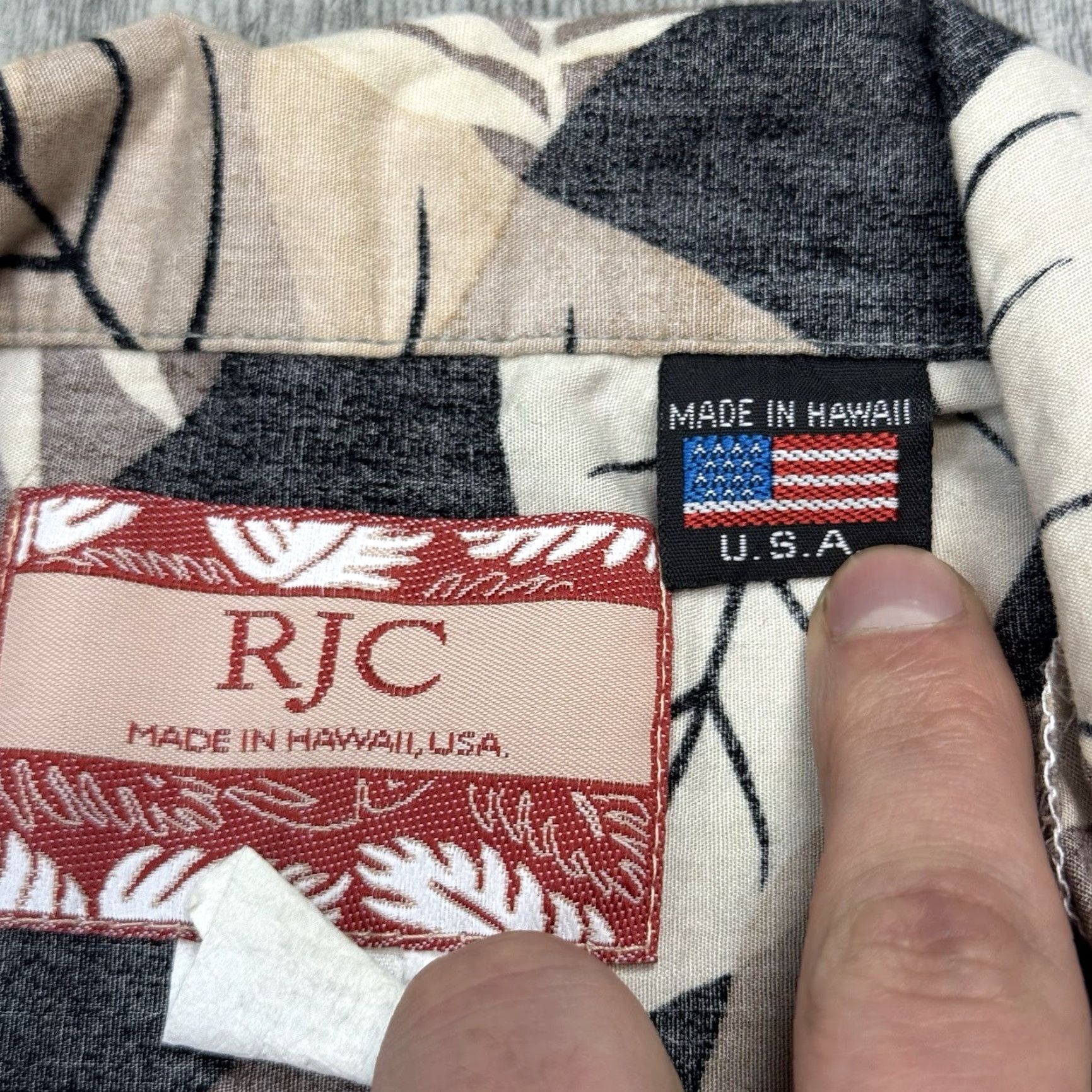 Vintage VINTAGE RJC MENS Hawaiian Shirt Casual Short Sleeve Floral Palm Logo Pattern 90s Size M Beige Size US M / EU 48-50 / 2 - 3 Thumbnail
