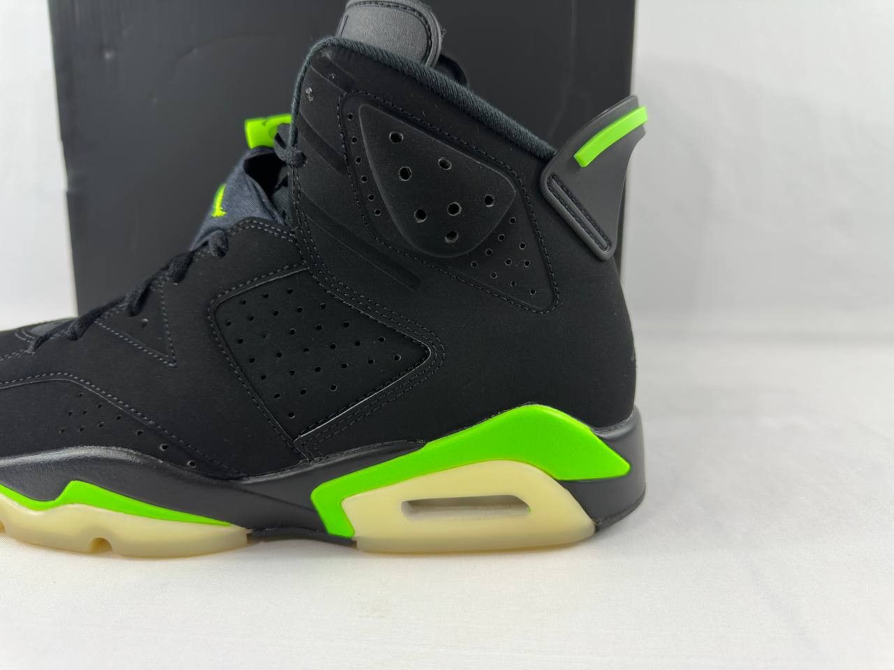 Nike Nike Air Jordan 6 Retro 'Electric Green' CT8529-003 Size US 8 / EU 41 - 7 Thumbnail