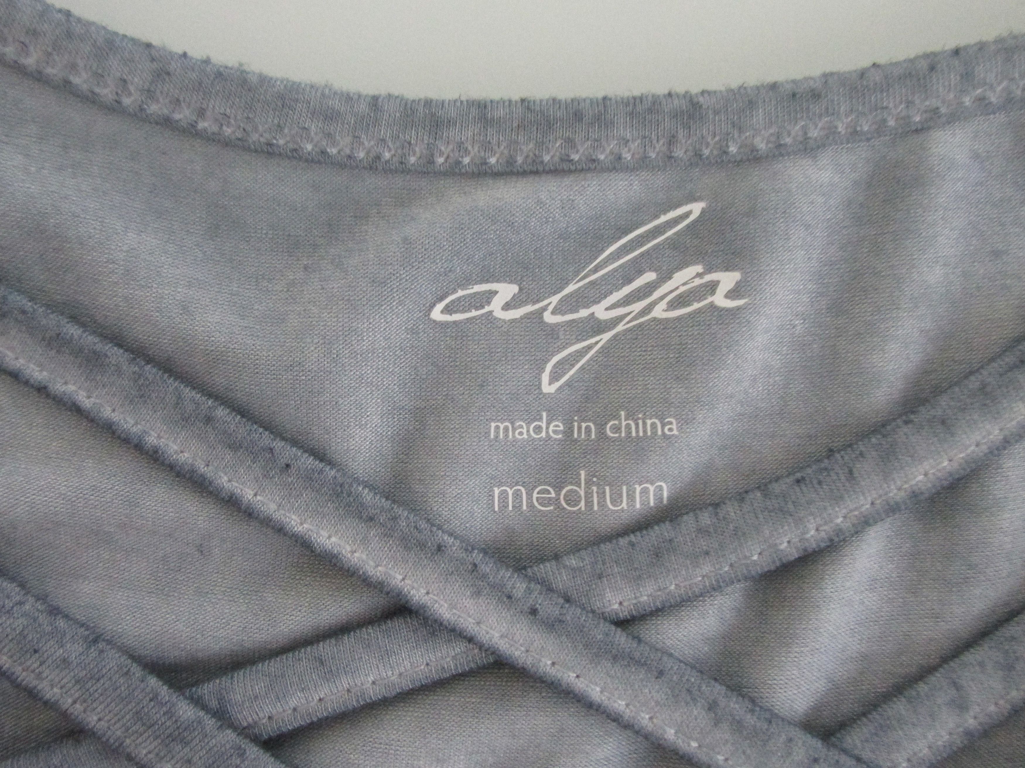 Other Francesca's (NWT) Cold Shoulder Knit Top Size Medium Size M / US 6-8 / IT 42-44 - 2 Thumbnail