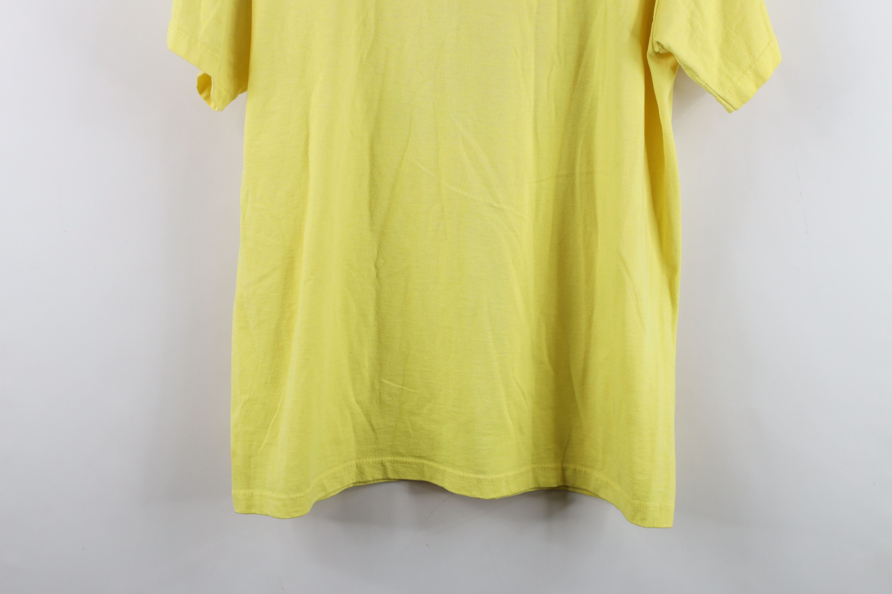 Vintage Vintage Y2K United Way Keith Haring Art T-Shirt Yellow USA Size US L / EU 52-54 / 3 - 14 Thumbnail
