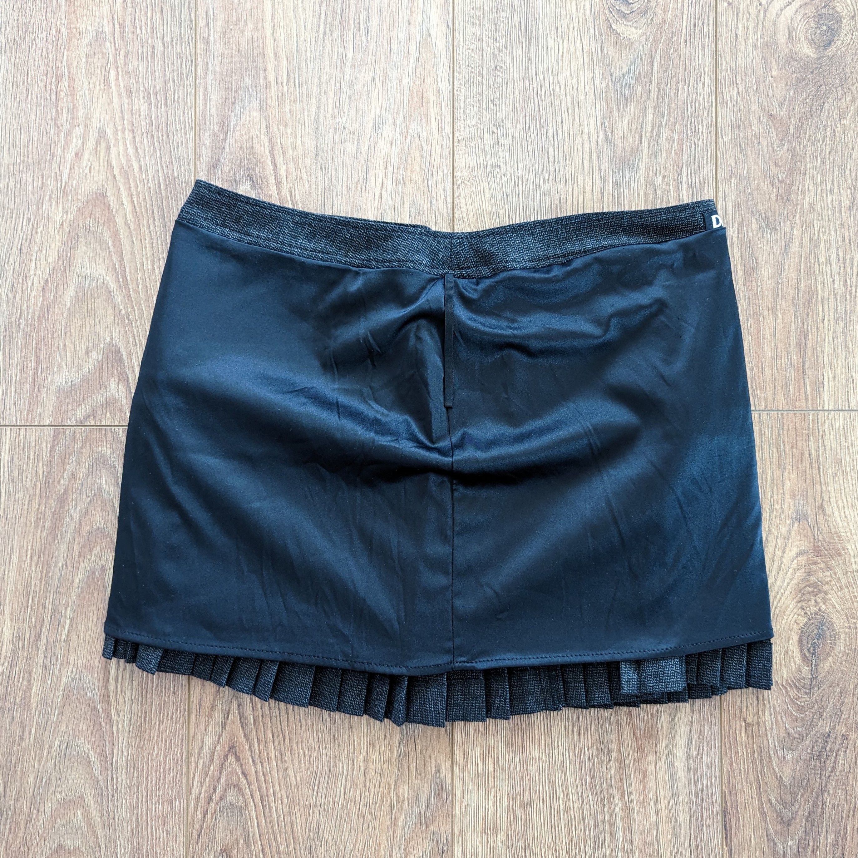 Dolce & Gabbana Dolce & Gabbana Mini Skirt Leather Applic 38 M Made In Italy Size 26" / US 2 / IT 38 - 10 Thumbnail
