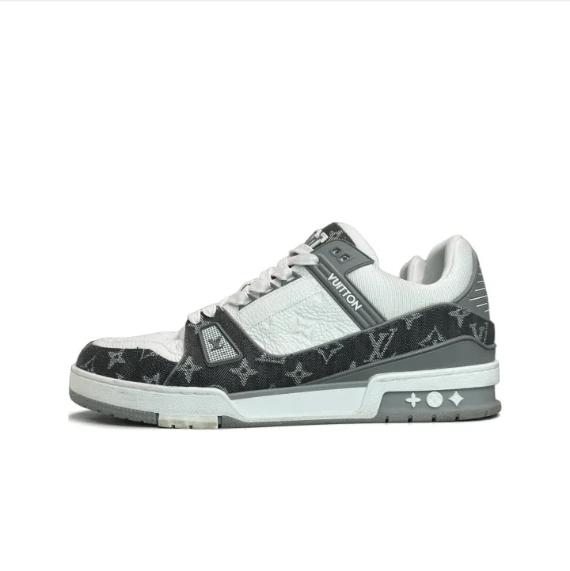 Louis Vuitton Louis Vuitton low-top shoes Size US 11 / EU 44 - 1 Thumbnail