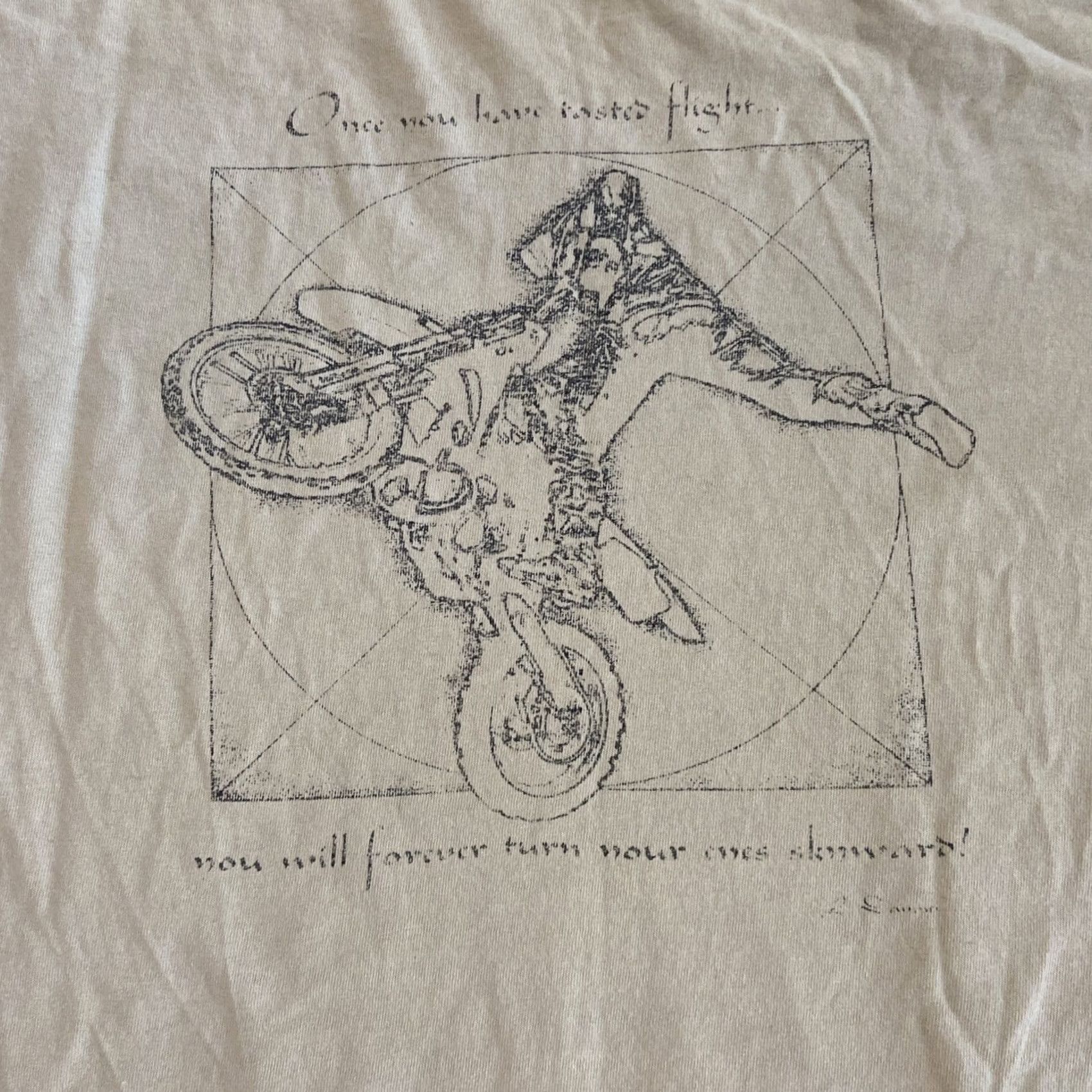 Gildan Gildan T-Shirt Dirt Bike 90s Y2K White? brown? (Original: Vintage Y2K Dirt Bike Leonardo Da VInchi Quote Graphic Skyward Jump 2XL) Size US XL / EU 56 / 4 - 2 Thumbnail