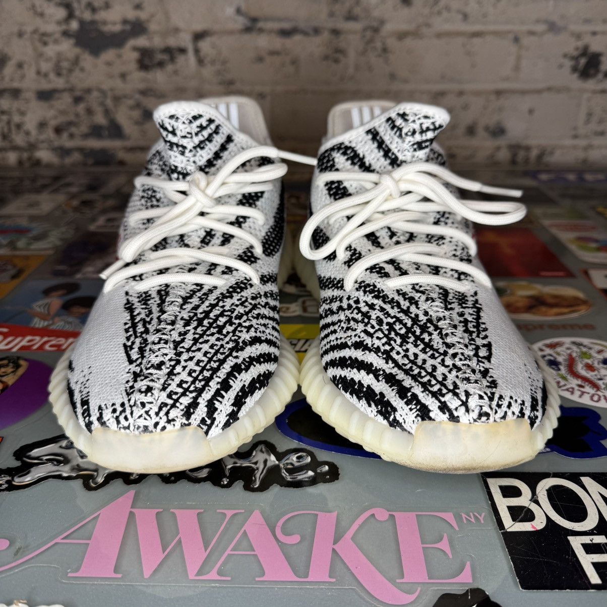 Adidas × Yeezy Adidas Yeezy Boost 350 V2 Zebra Sz 10 NDS Size US 10 / EU 43 - 4 Thumbnail