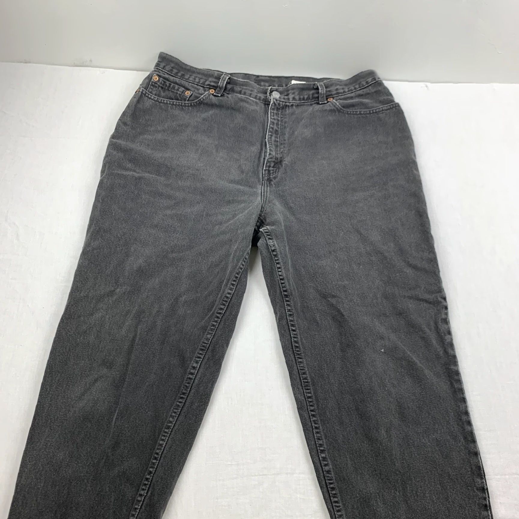 Levi's VINTAGE Levi's Jeans Main Selling Point: Levi's 550 Womens 20 Black Relaxed Tapered Leg 90s 34W 27In Inseam Mens Womens Size 34" / US 12 / IT 48 - 7 Thumbnail