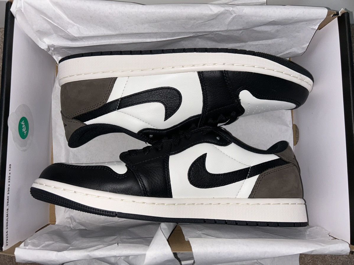 Jordan Brand × Nike Air Jordan 1 Retro Low OG “Mochas” Size US 11 / EU 44 - 1 Thumbnail