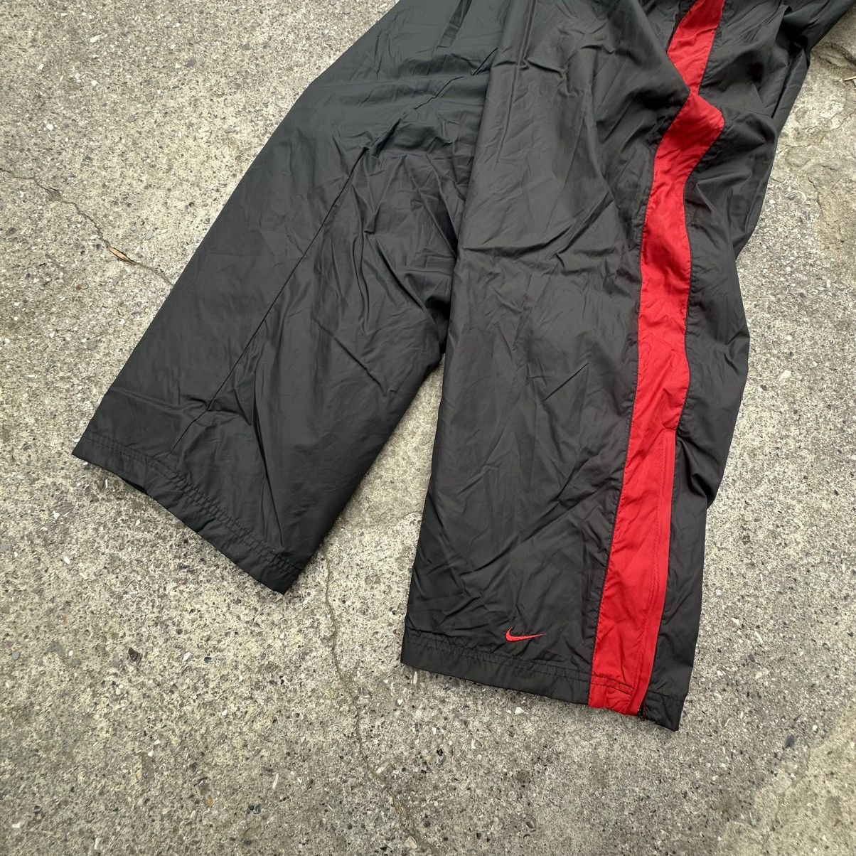 Nike VNTG Nike Nylon track parachute pants small logo zipped up Size US 36 / EU 52 - 3 Thumbnail