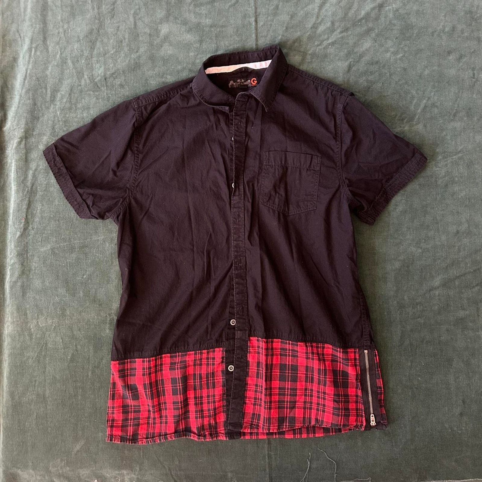Guess Rare y2k guess button up Size US M / EU 48-50 / 2 - 1 Thumbnail