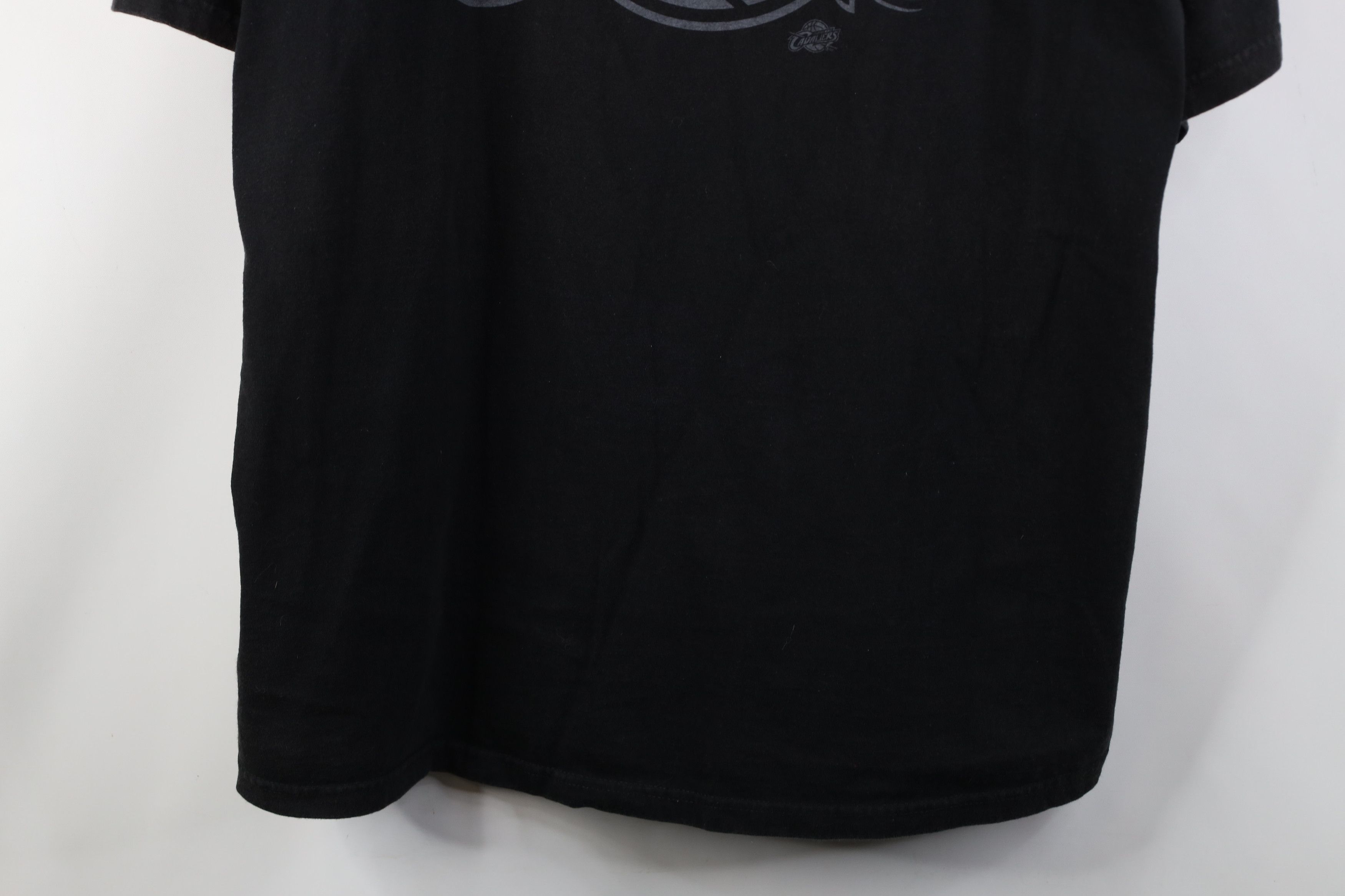 Majestic Vintage Majestic King James Lebron James Cleveland T-Shirt Size US XXL / EU 58 / 5 - 3 Thumbnail