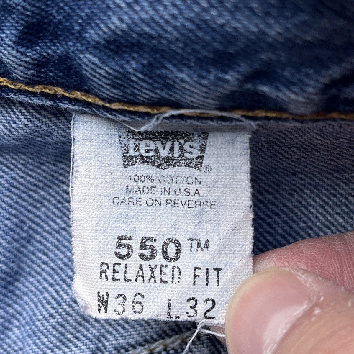 Levi's 2002 Levi’s 550 Relaxed-Fit Light-Washed Distressed Jeans Size US 36 / EU 52 - 5 Thumbnail
